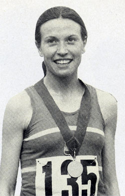 Valero, en 1977. Foto: Real Federación Española de Atletismo.