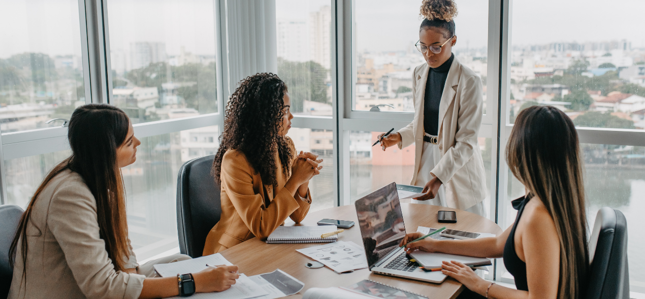 Las ‘soft skills’ también se aprenden: 8 cursos para potenciar tu liderazgo y tu carrera