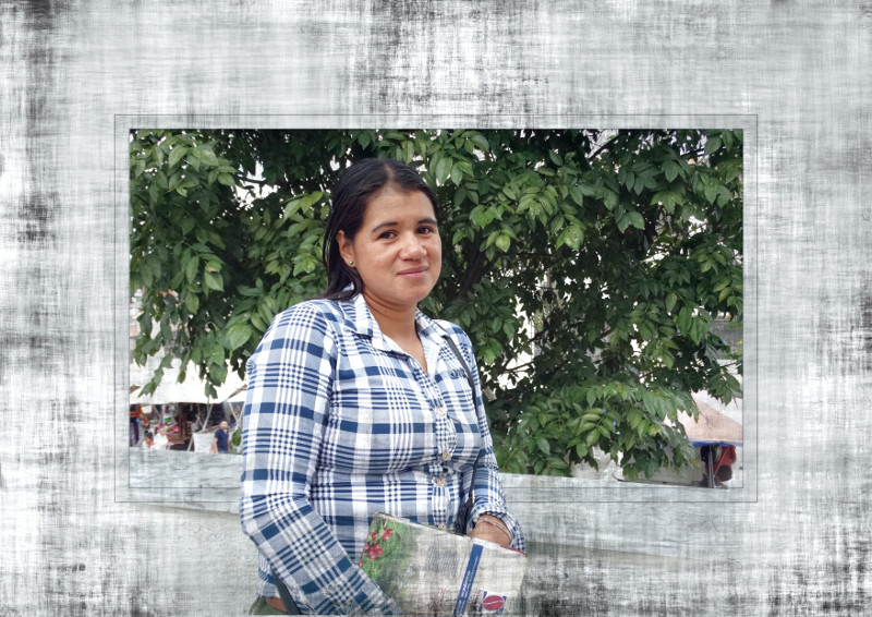 Claudia Patricia Guachetá ha pasado casi toda su vida en las Autodefensas, como el resto de su familia. Dice que era una forma de proteger sus tierras frente al ELN y las FARC Claudia Patricia Guachetá ha pasado casi toda su vida en las Autodefensas, como el resto de su familia. Dice que era una forma de proteger sus tierras frente al ELN y las FARC