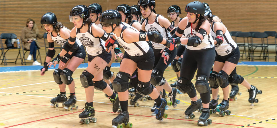 Roller derby: ellas patinan delante