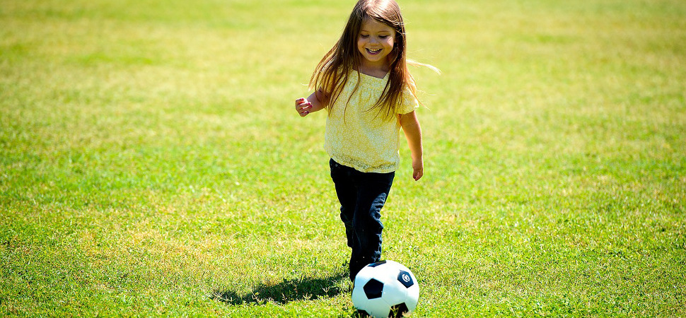 También las niñas sueñan ahora con ser futbolistas