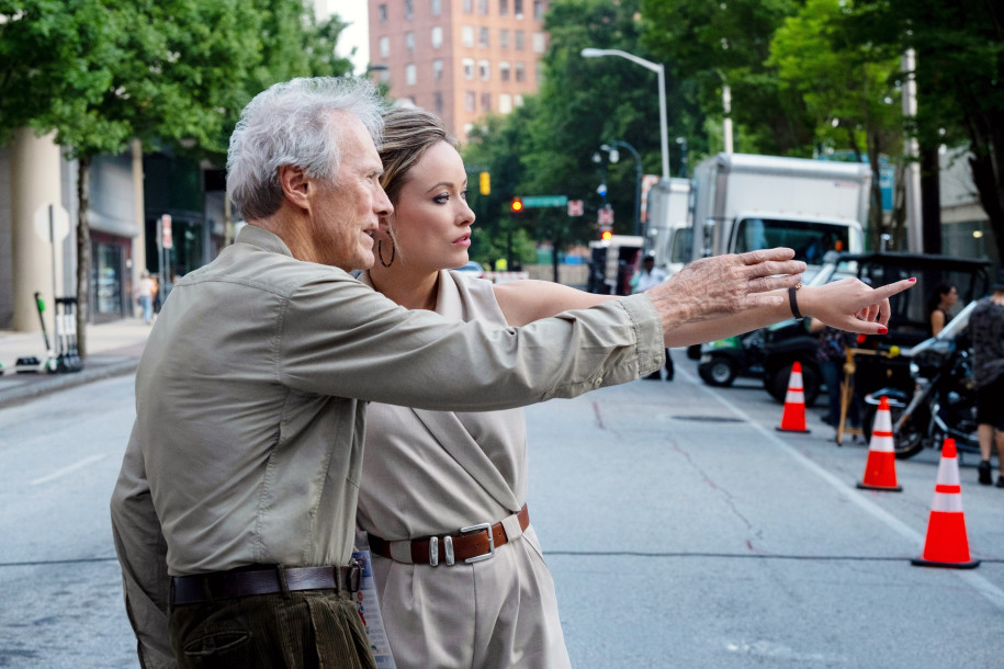 Olivia Wilde y Clint Eastwood, durante el rodaje de 'Richard Jewell'. Foto: Warner Bros.