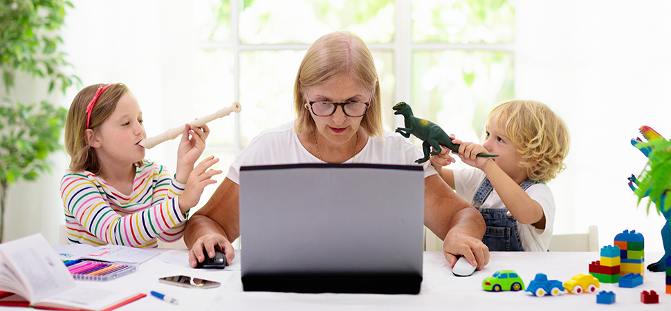 ¿Están las madres trabajadoras llegando al límite?