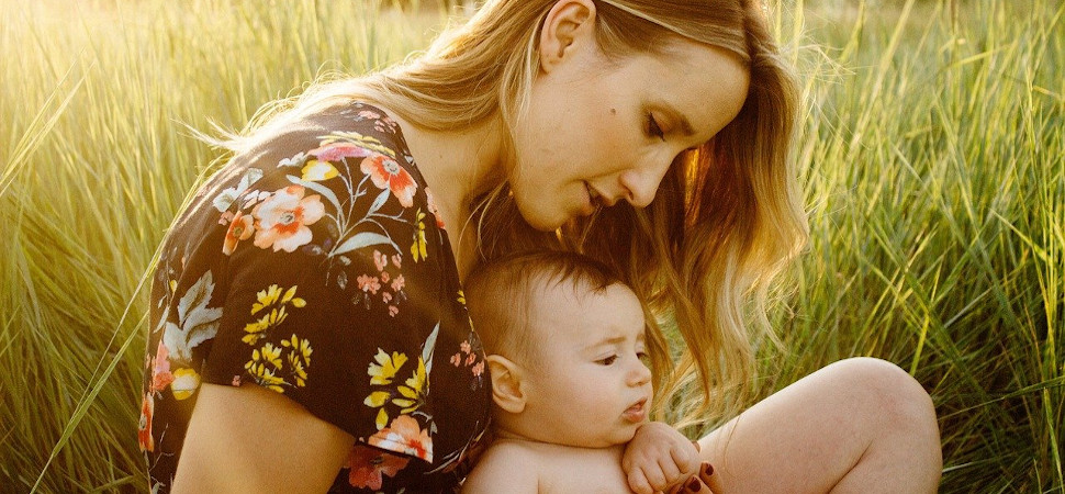 La presión (tanto la social como la autoimpuesta) es la mayor carga para las madres y padres recientes