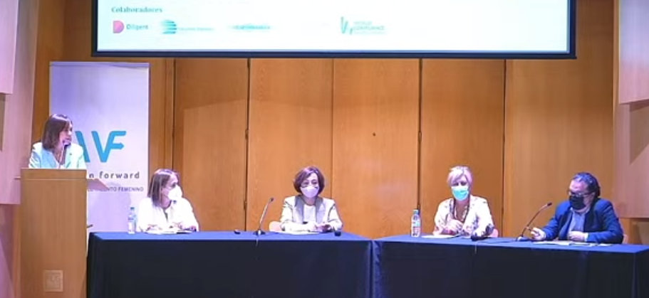 De izquierda a derecha, Charo Izquierdo, Paloma Zamorano, Esther Valdivia, Marta Pastor e Ignacio Quintana.