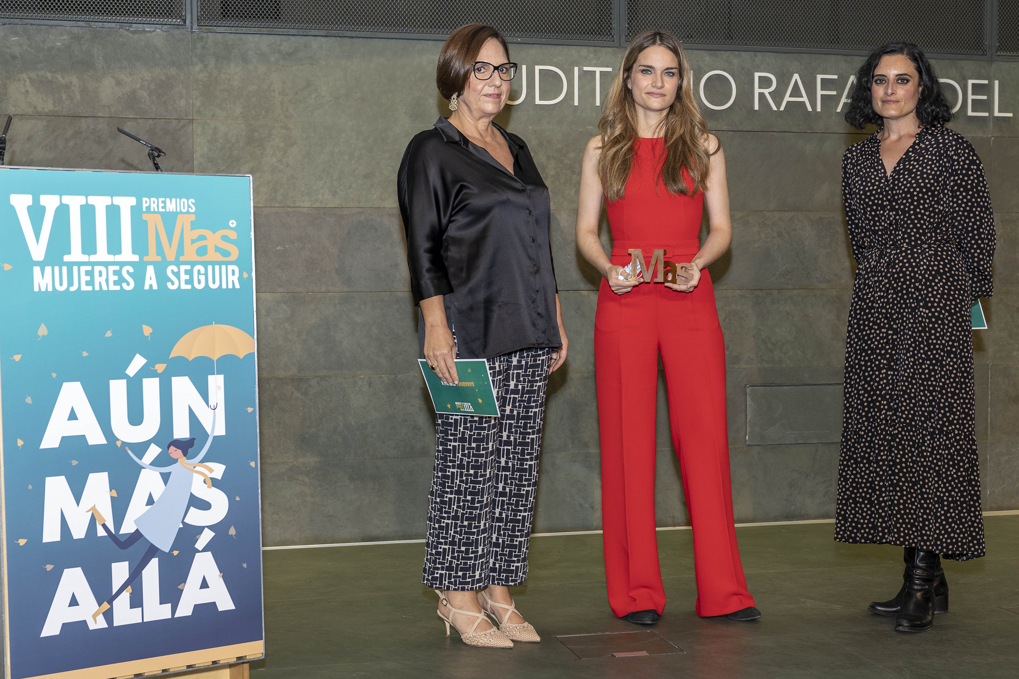 Isabel Pérez Dobarro, junto a Mònica Margarit (Grupo Agbar) y Silvia Ocaña (MAS).