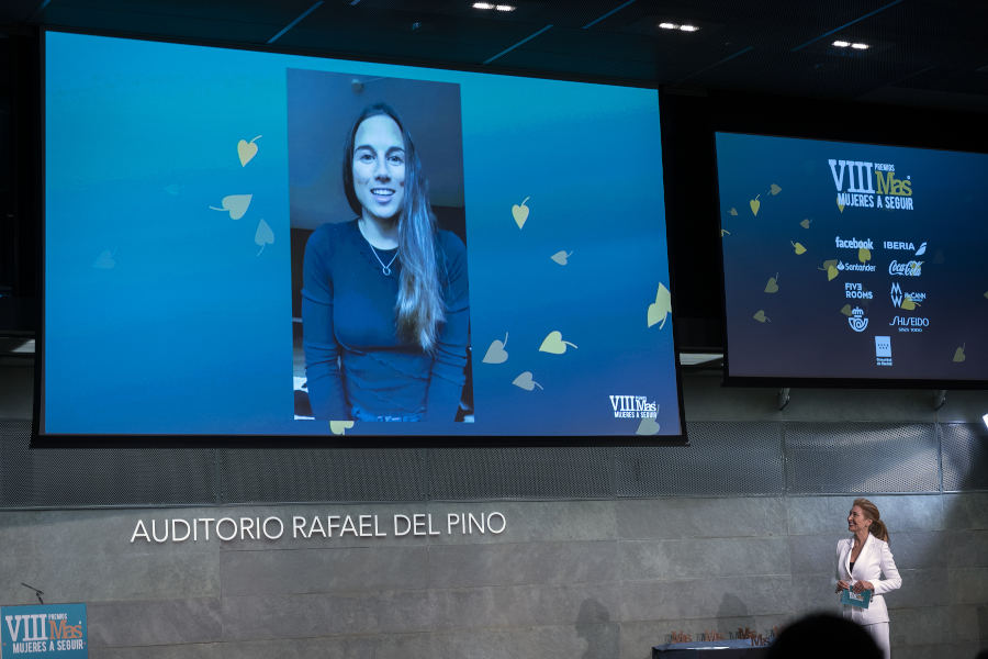 Queralt Castellet agradeció su premio desde Suiza, donde está entrenando.