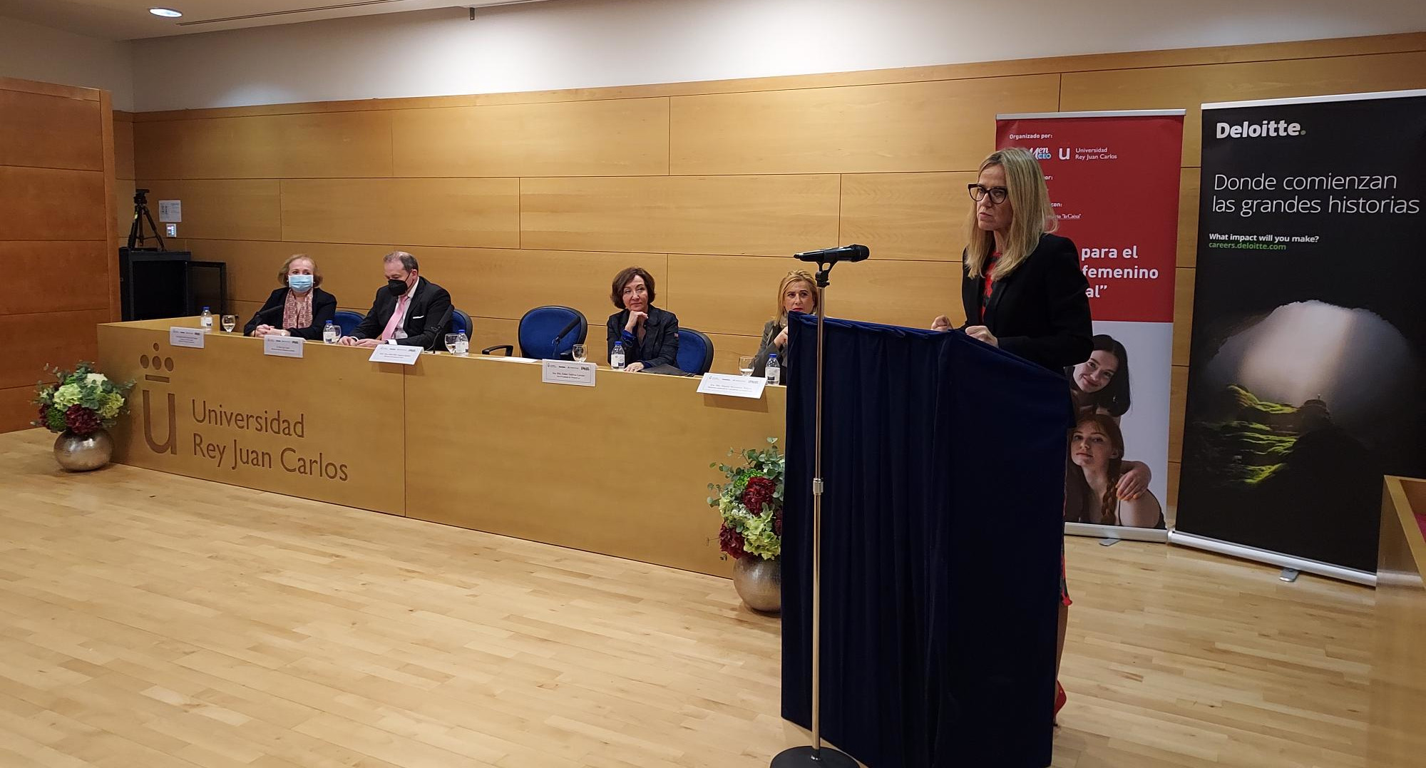 Pilar Laguna (URJC) durante el acto de clausura del curso.