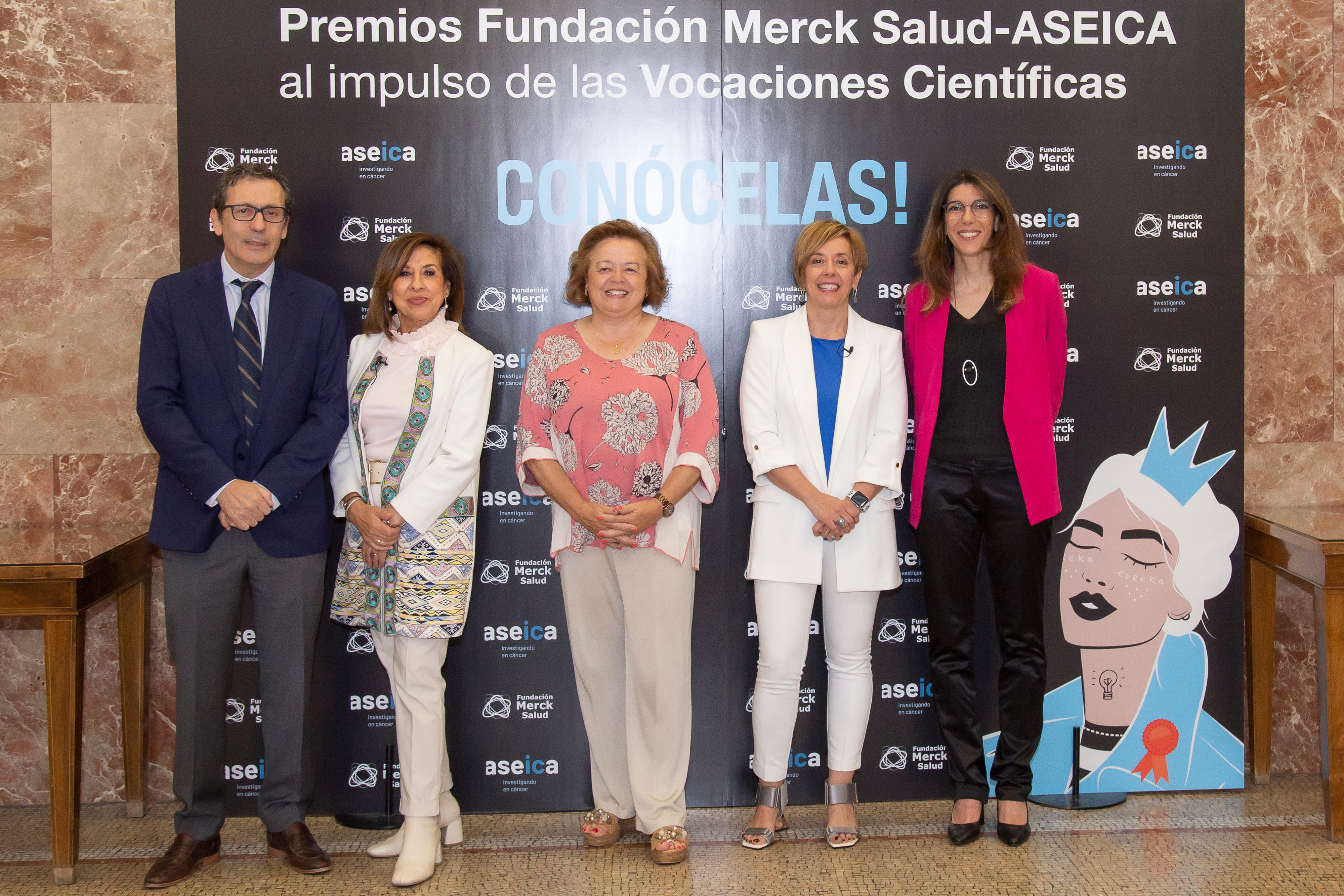 De izquierda a derecha, Luis Paz-Ares (ASEICA), Carmen González (Fundación Merck Saluld), Rosa Menéndez (CSIC), Marisol Soengas (ASEICA) y Zulema Altamirano (Ministerio de Ciencia e Innovación).