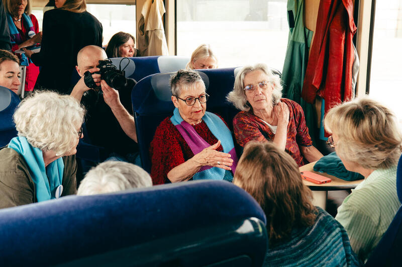 Más de un centenar de mujeres viajaron a la sede del Tribunal Europeo para asistir a la lectura del fallo. Fotos: Shervine Nafissi/Greenpeace.