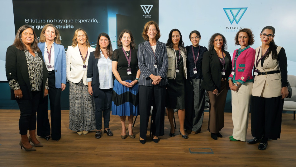 La presentación del II Informe Women in Banking ha contado con la participación de Santander, BBVA, Sabadell, CaixaBank, ING, Citi, Deutsche Bank, CNMK y Société Générale. La presentación del II Informe Women in Banking ha contado con la participación de Santander, BBVA, Sabadell, CaixaBank, ING, Citi, Deutsche Bank, CNMK y Société Générale.