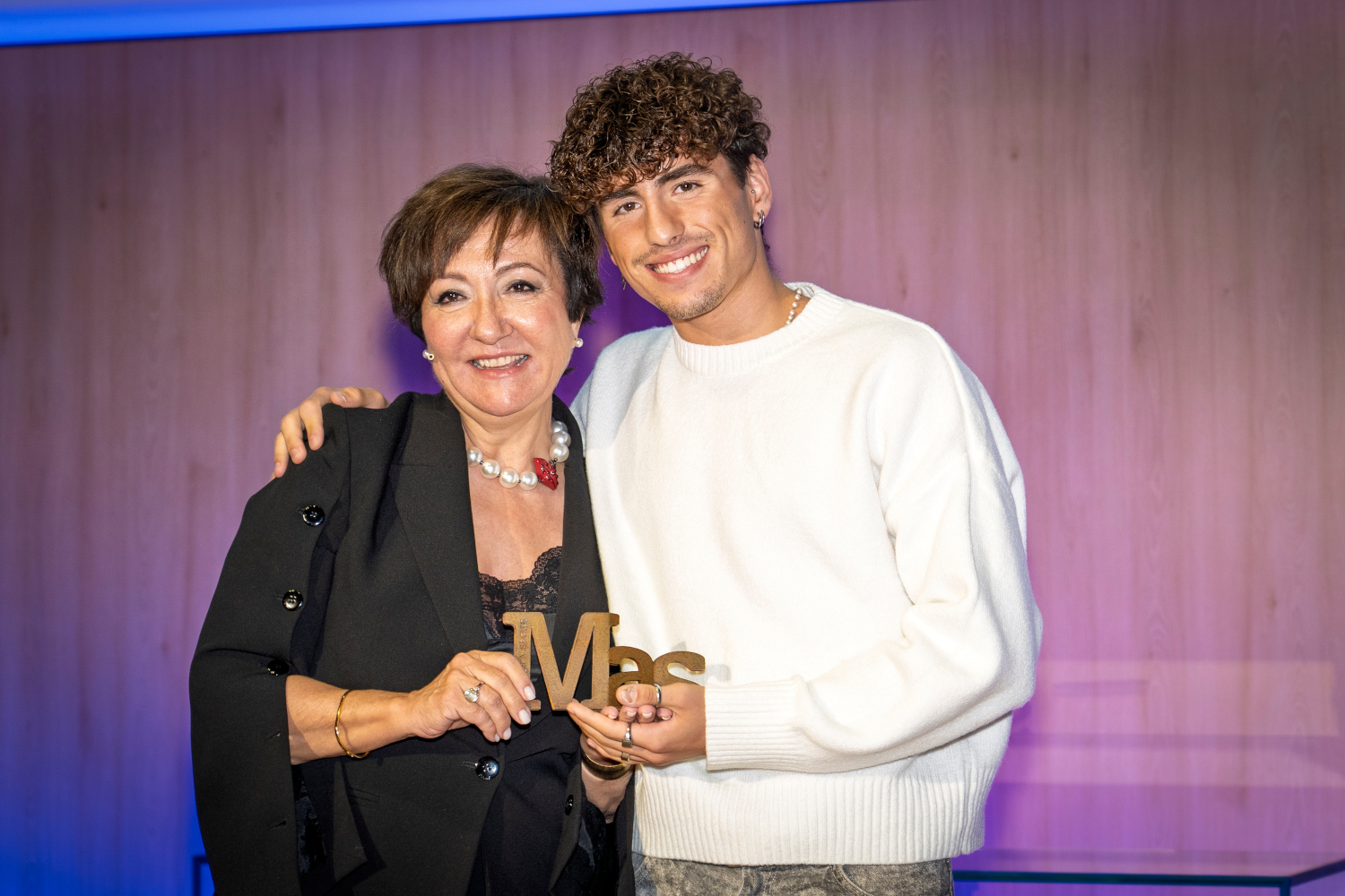 Dennis González, ganador del Premio MAS Aliado.