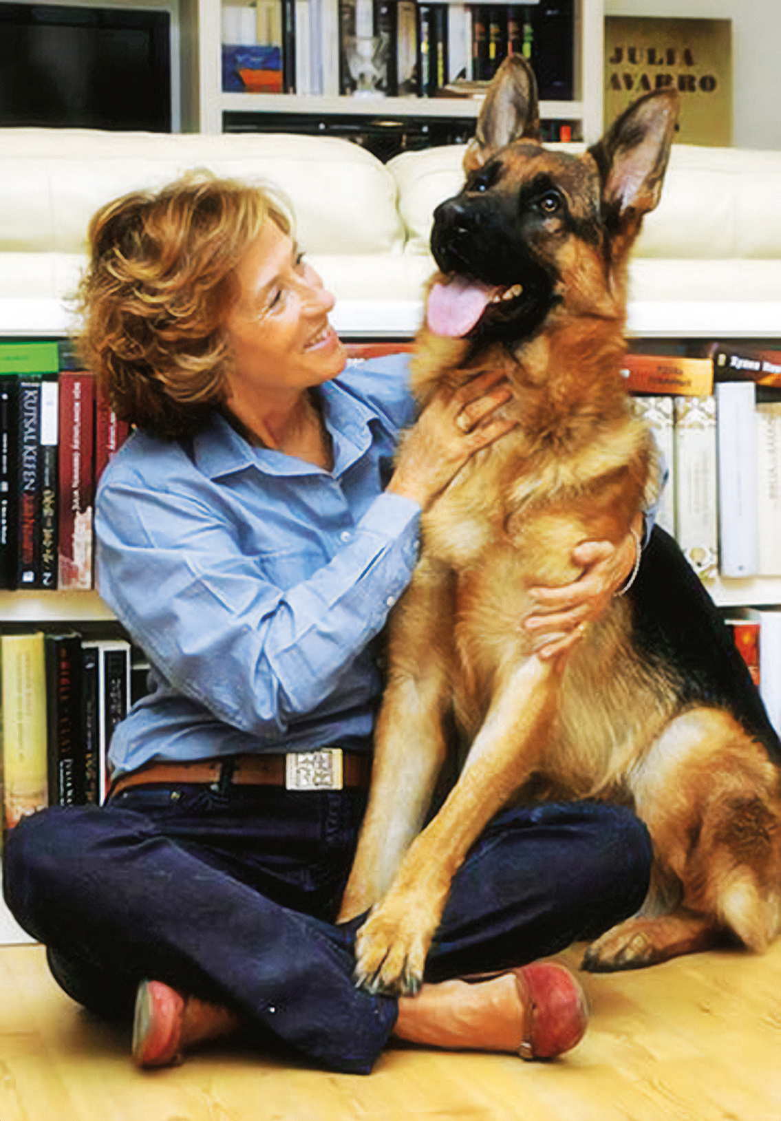 Julia Navarro y Argos. Julia Navarro y Argos.