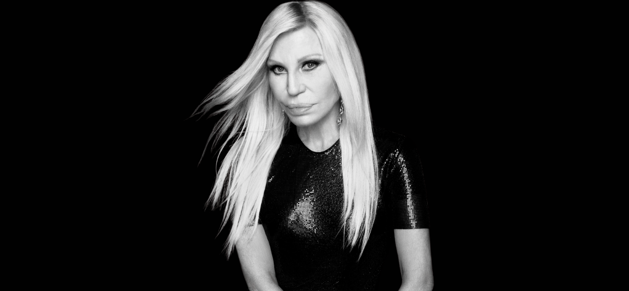 Donatella Versace anuncia el lanzamiento de su propia marca de moda y belleza