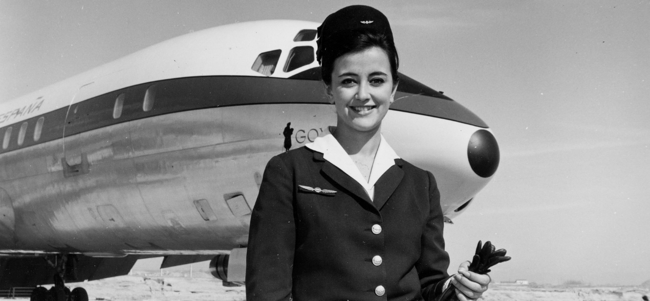 De las primeras azafatas a las tripulantes de hoy: 80 años de mujeres en la aviación española