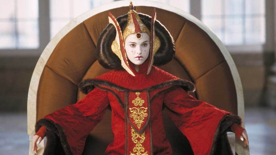 Natalie Portman, caracterizada de Reina Amidala en ‘La Amenaza Fantasma’ (1999)/Foto: starwars.com/Disney