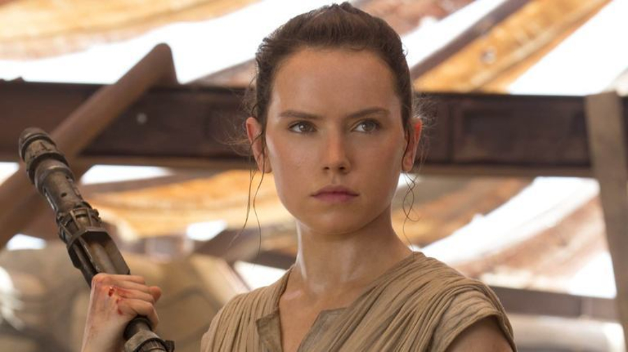 Rey, interpretada por Daisy Ridley, en ‘El despertar de la Fuerza (2015)/Foto: starwars.com/Disney