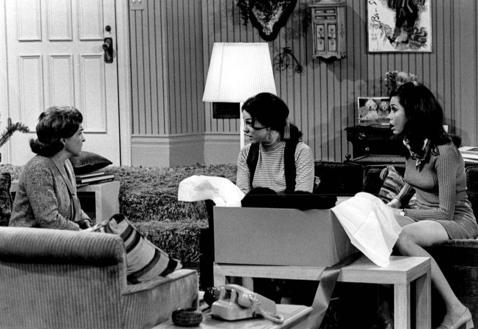 Podrían ser las actrices de ‘Friends’, pero son Nancy Walker, Valerie Harper y Mary Tyler. Foto: Wikimedia Commons/CBS Television