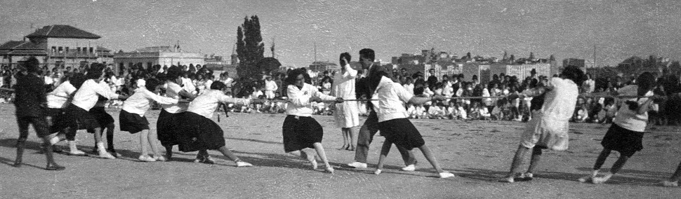 Clase de gimnasia  del Instituto-Escuela, en los años veinte