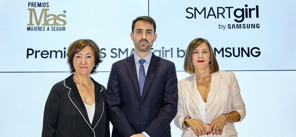 De izquierda a derecha, Esther Valdivia (MAS), Alfonso Fernández (Samsung) y Charo Izquierdo (MBFWM)