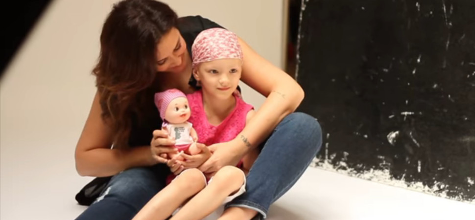 Bebés pelones que ayudan a la investigación del cáncer infantil