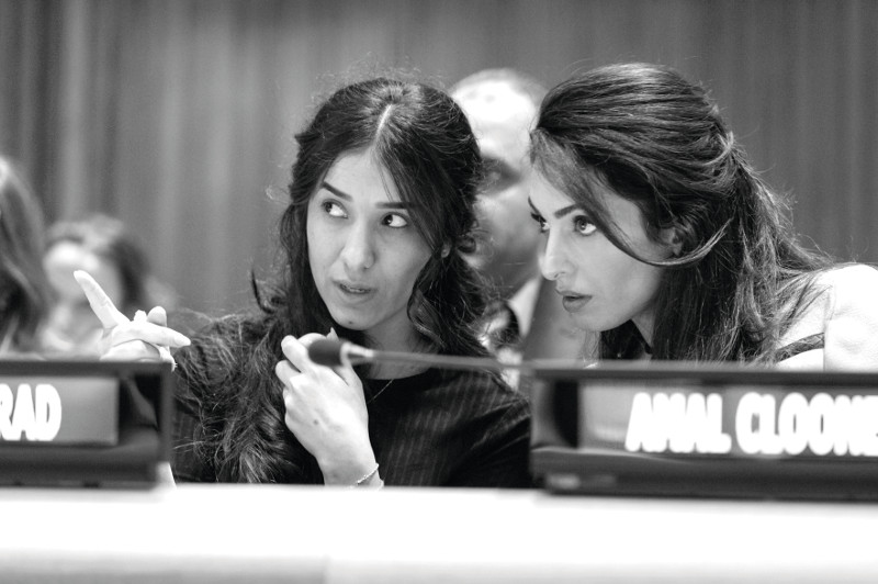 Junto a su abogada Amal Clooney. Foto: Rick Bajornas/UN
